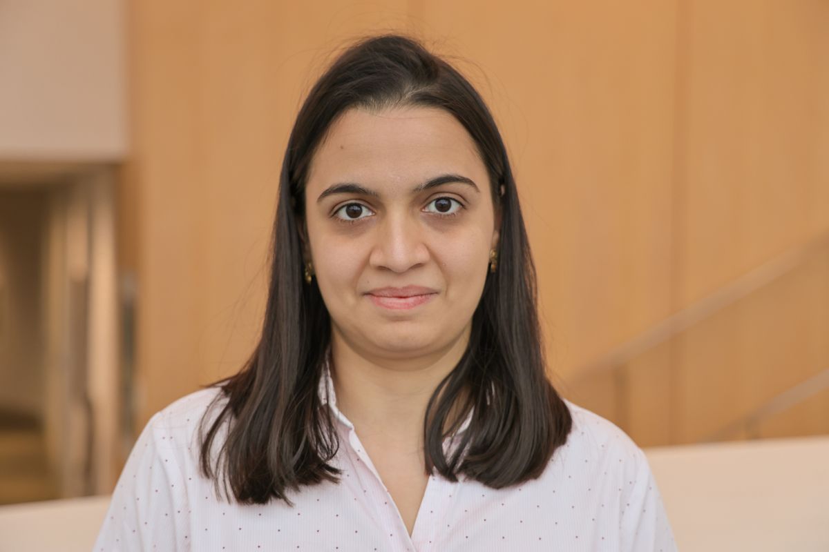 Head shot of Miti Mazmudar
